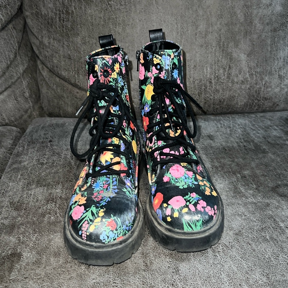 Women’s Flower Boot